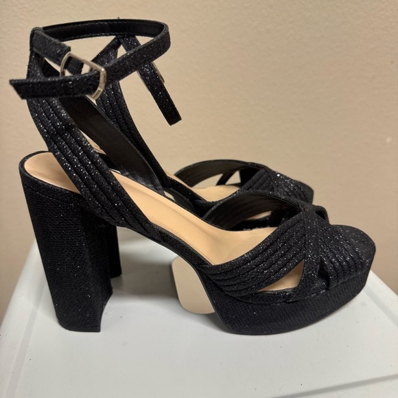WOMEN'S DELICIOUS JENNA HEELS SIZE 9 - Picture 3 of 5